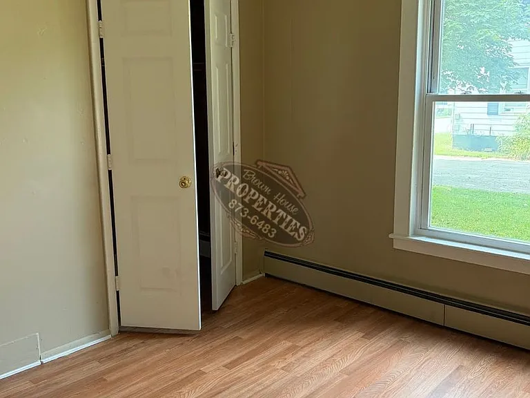 27 High St — Photo 8