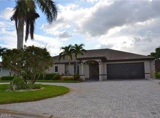 260 Bay Meadows Dr, Naples, FL 34113