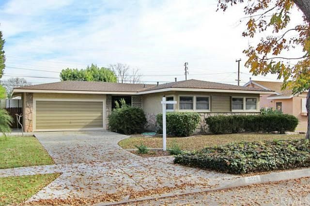 1st image of 3220 Conquista Ave