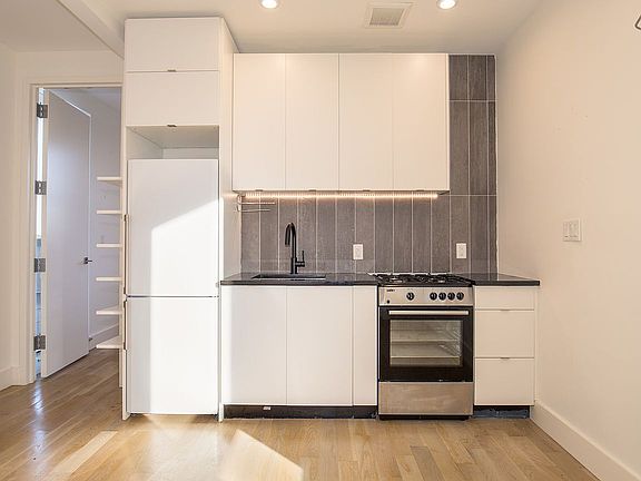 3rd image of 1509 Jefferson Ave #3R