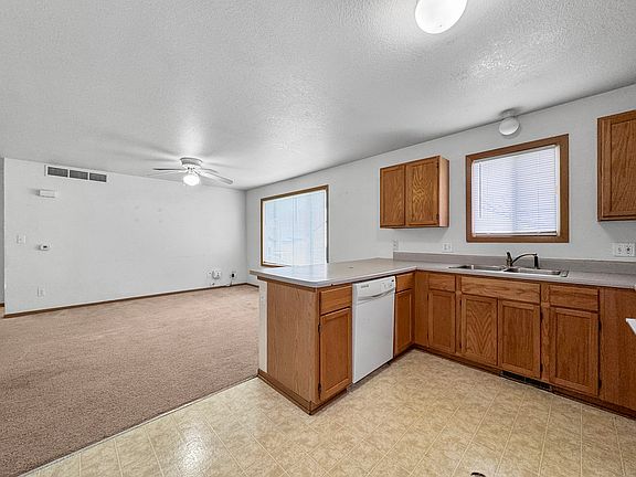 5th image of 211 S Kellogg Ave Unit 1