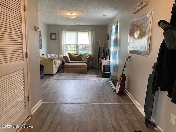 4th image of 4920 Garden Green Way