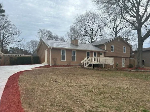 306 Timbermill Cir, Carrollton, GA 30116