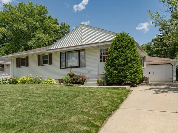 2526 12th Ave NW, Rochester, MN 55901