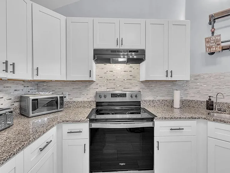 105 Tall Rock Ct — Photo 26