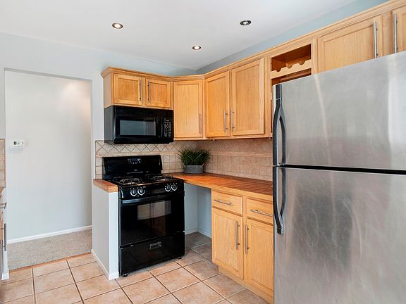 5th image of 208 Dublin Ln Unit W2