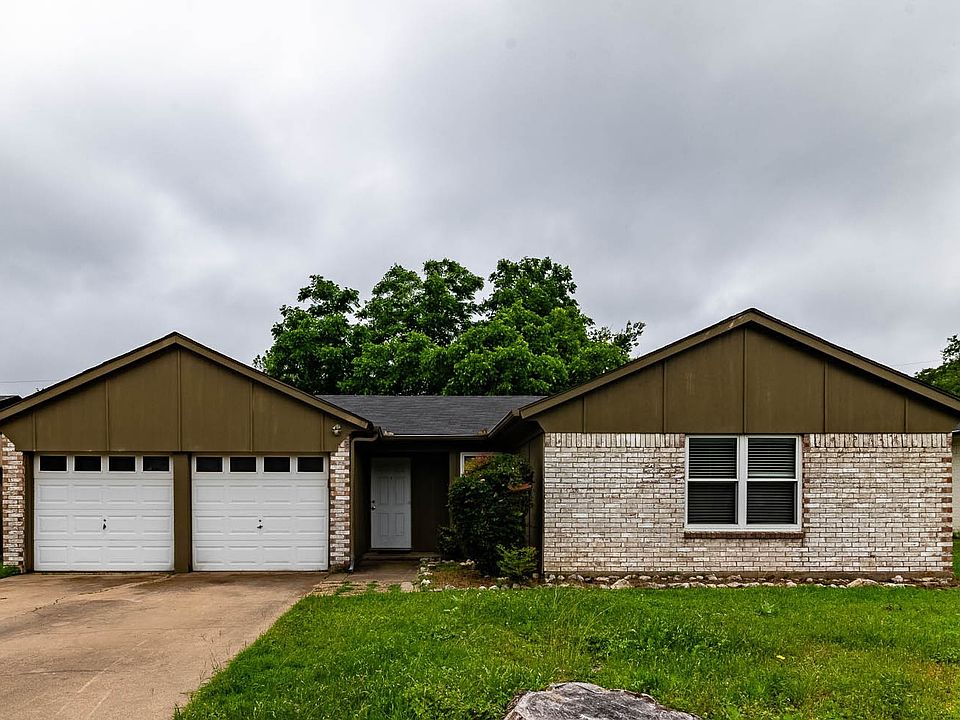 1st image of 513 NW Charlyne Dr