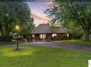 1900 E Arcadia Dr, Clinton, MO 64735