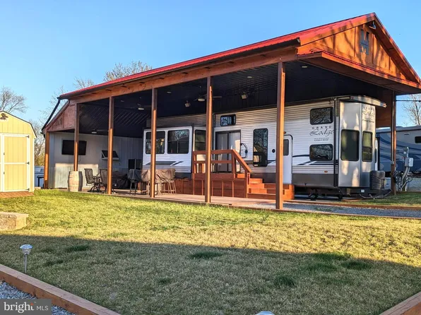 3247 Vineyard Rd Lot 21, Falling Waters, WV 25419