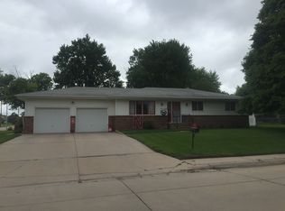 3904 Indian Rd, Kearney, NE 68847