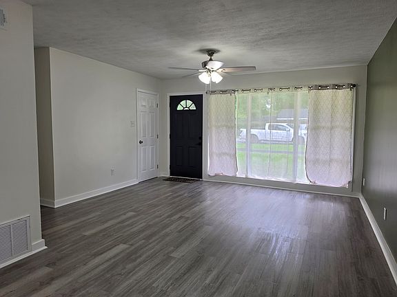 3rd image of 4513 Gardiner Dr