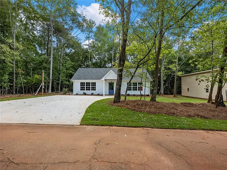 8079 Beachwood Dr — Photo 20