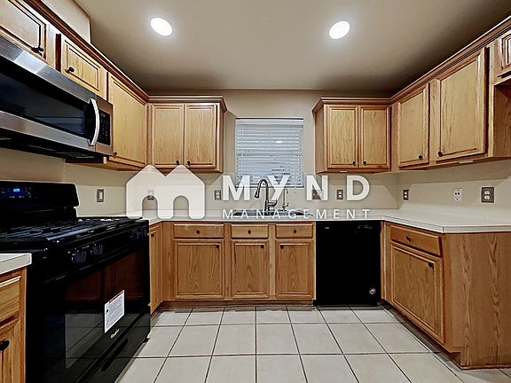 4th image of 1818 Usher Ct