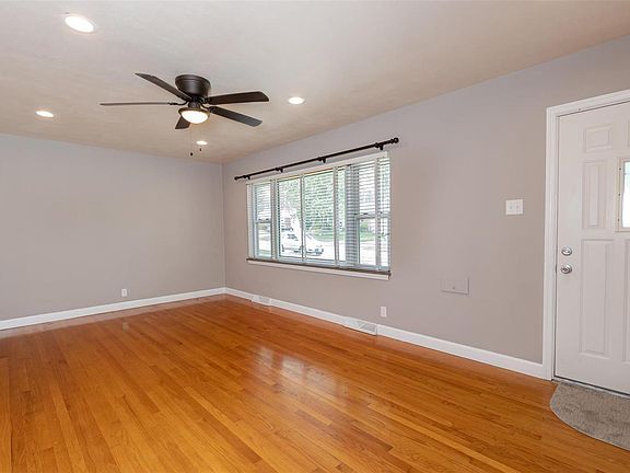3rd image of 8418 Craighill Dr