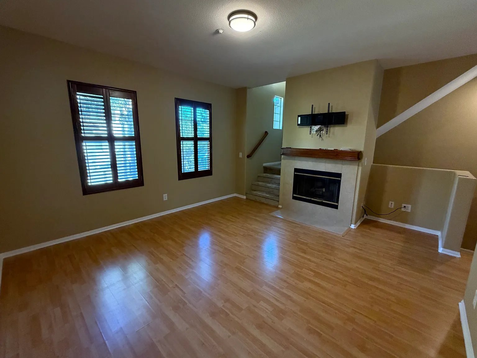 2285 Huntington Point Rd — Photo 3
