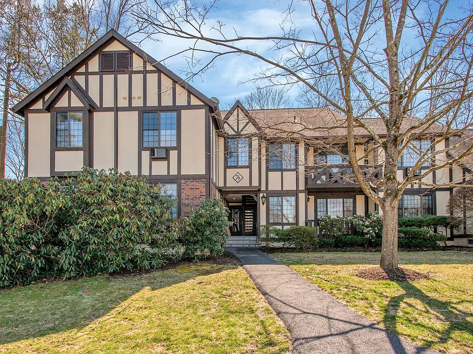 1st image of 76 Foxwood Dr APT 3