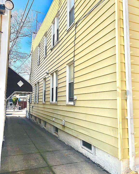 2nd image of 1863 W 10th St