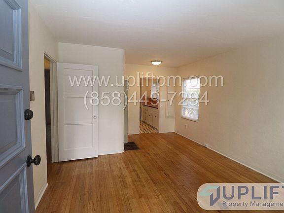 4th image of 4433-4439 North Ave #4433