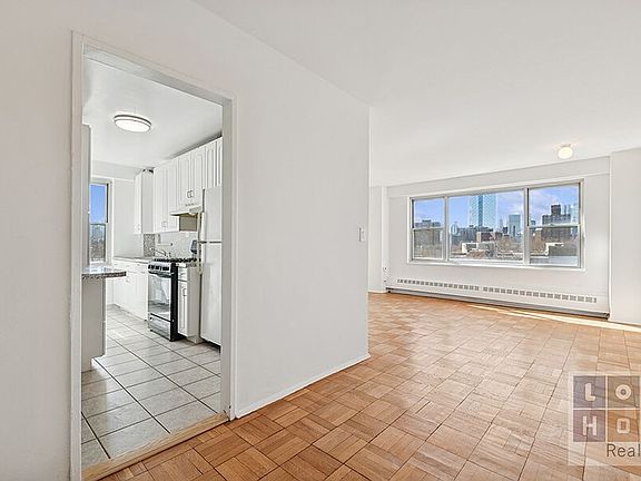 2nd image of 573 Grand St APT D806