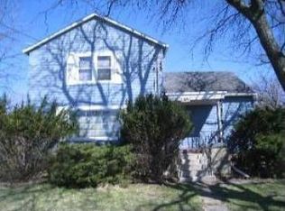 145 Sanders Rd, Northbrook, IL 60062