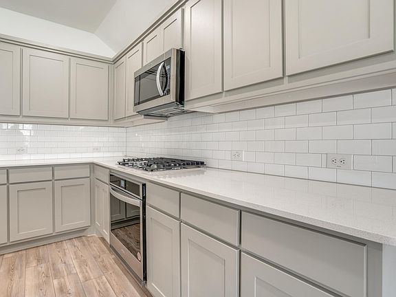 5th image of 4915 Bellhurst Dr