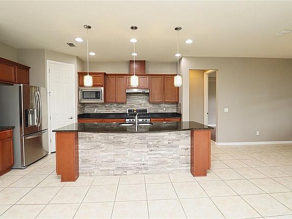 4th image of 702 Asturias Rd