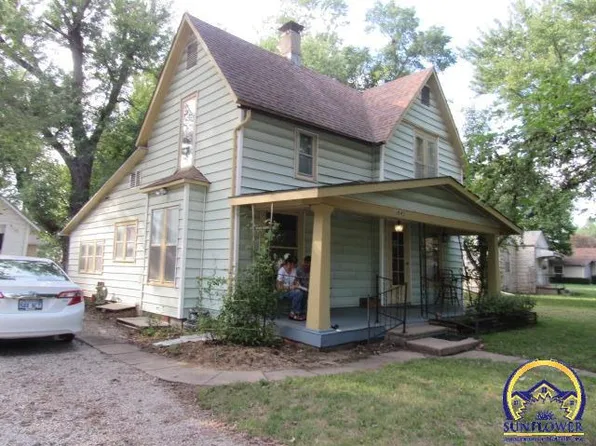 1043 NE Oakland Ave, Topeka, KS 66616