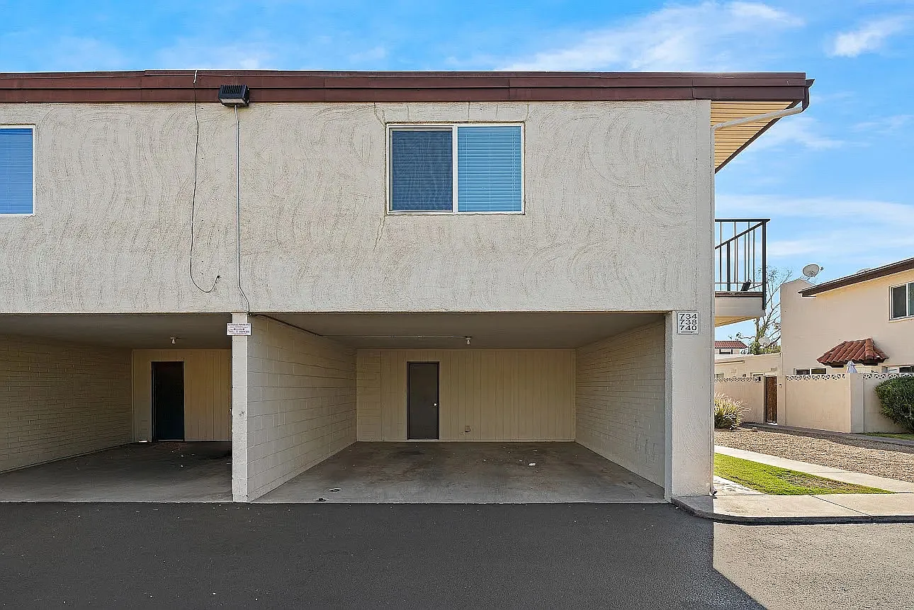 2 bed, 1036 sqft, $1,550 — Photo 3