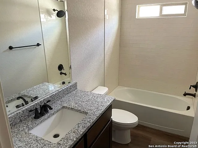 10317 Lynwood Vlg #101 — Photo 17