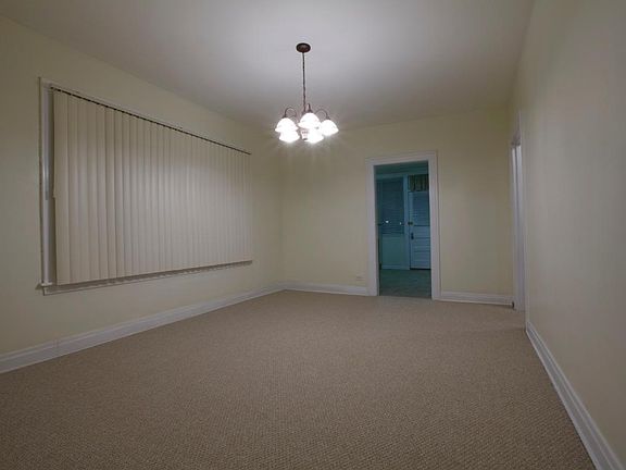 4th image of 5748 N Maplewood Ave #1