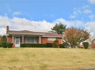 570 Lebanon Manor Dr, West Mifflin, PA 15122