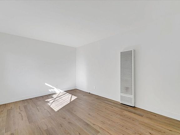 4th image of 12629 Truro Ave APT B