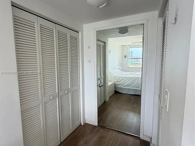 19501 W Country Club Dr #1215 — Photo 20