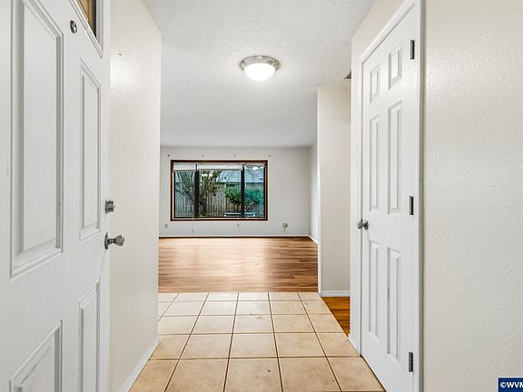 4th image of 4526 Blue Sky Ct SE