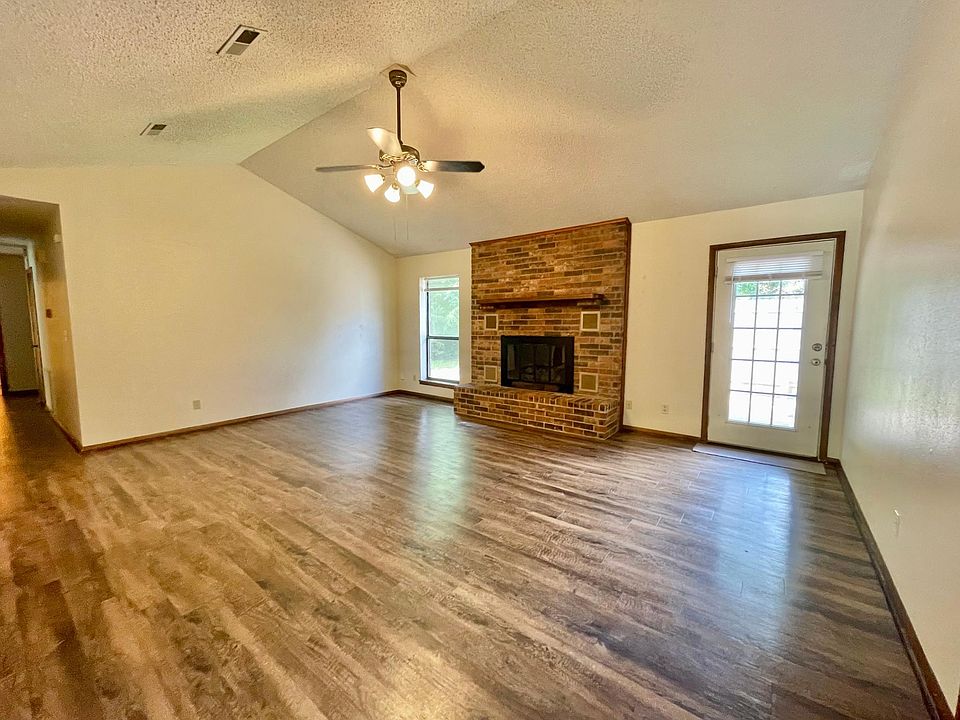 1st image of 2430 E Twin Oaks Ct