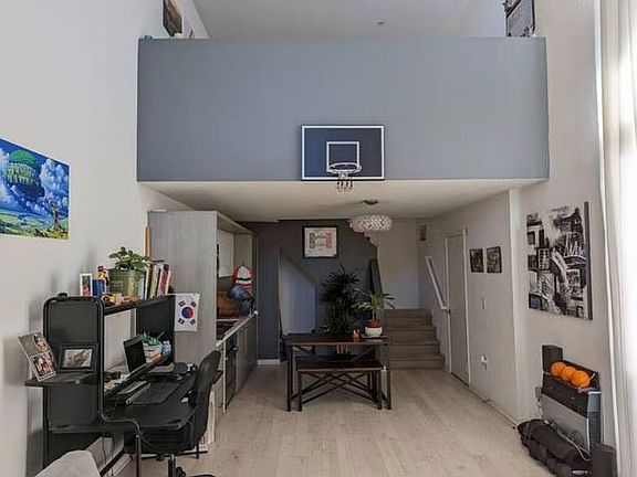 3rd image of 2034 Kettner Blvd APT 30