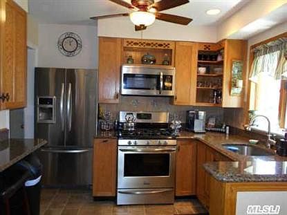 5th image of 79 Pickwick Ln