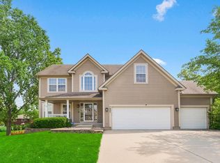 7907 N Woodland Ave, Gladstone, MO 64118