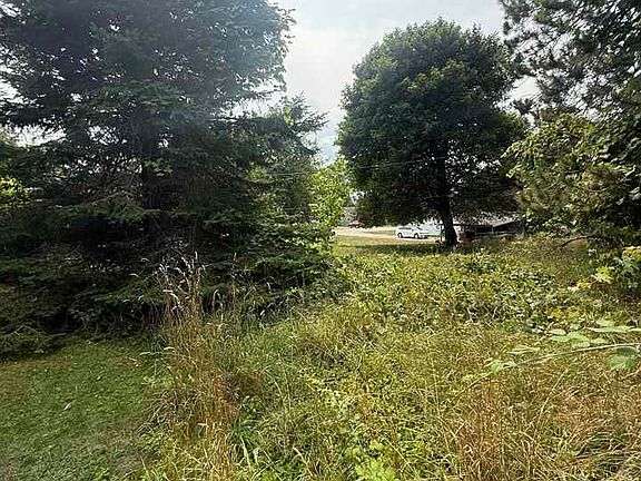 4th image of Groveland St