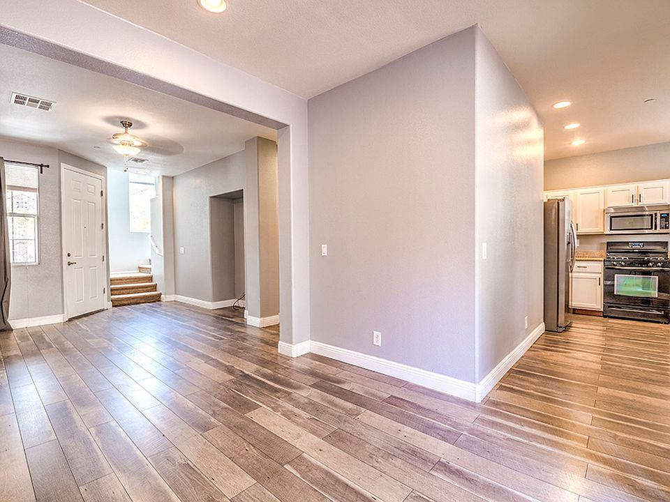 1st image of 7568 Swan Cove Ct