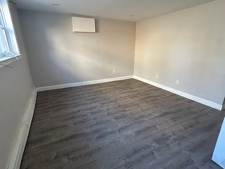 580 Jefferson Ave #1J — Photo 2