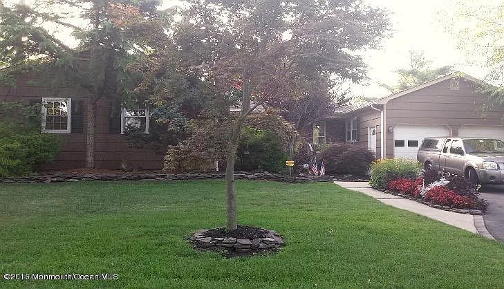 1068 Mulberry Pl photo 1