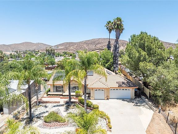 2nd image of 24380 Paseo Arroyo