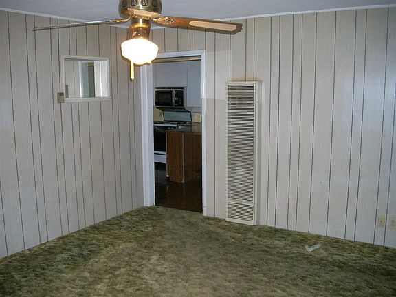 5th image of 1017 N Elm St