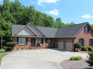 215 Rock Creek Dr, Lincolnton, NC 28092