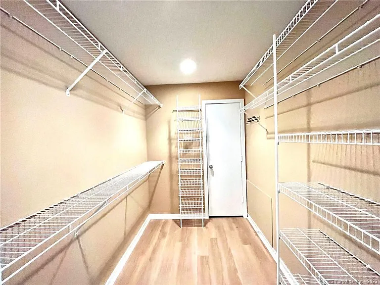 1410 Whitney Ave #B2 — Photo 12