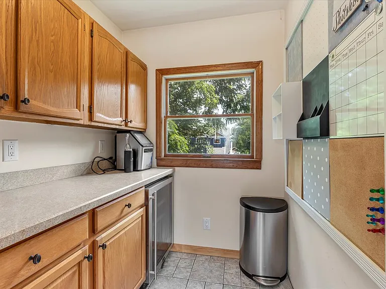 59 Burnside Ave #2 — Photo 8