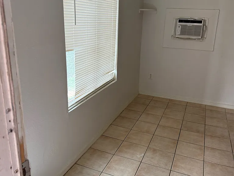 151 N Palo Verde Dr #7 — Photo 7