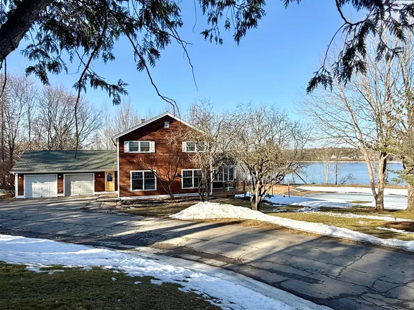 918 Main Street, Calais, ME 04619