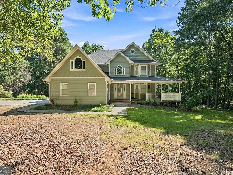 1st image of 558 Auburn Rd